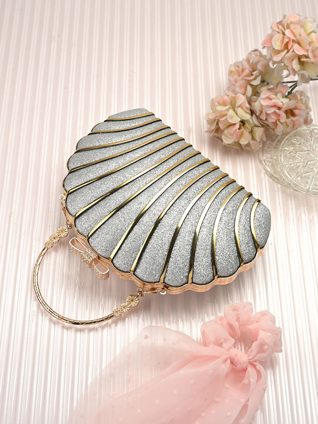 Toobacraft Shell Shaped Envelope Clutch