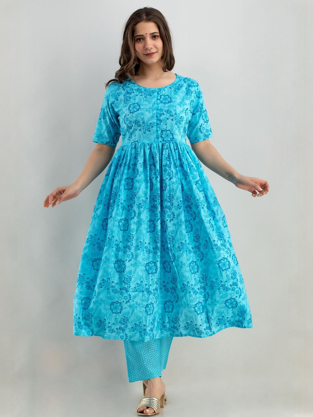 PAHAL ATTIRE Women Blue Printed Cotton Blend Kurta & Trousers
