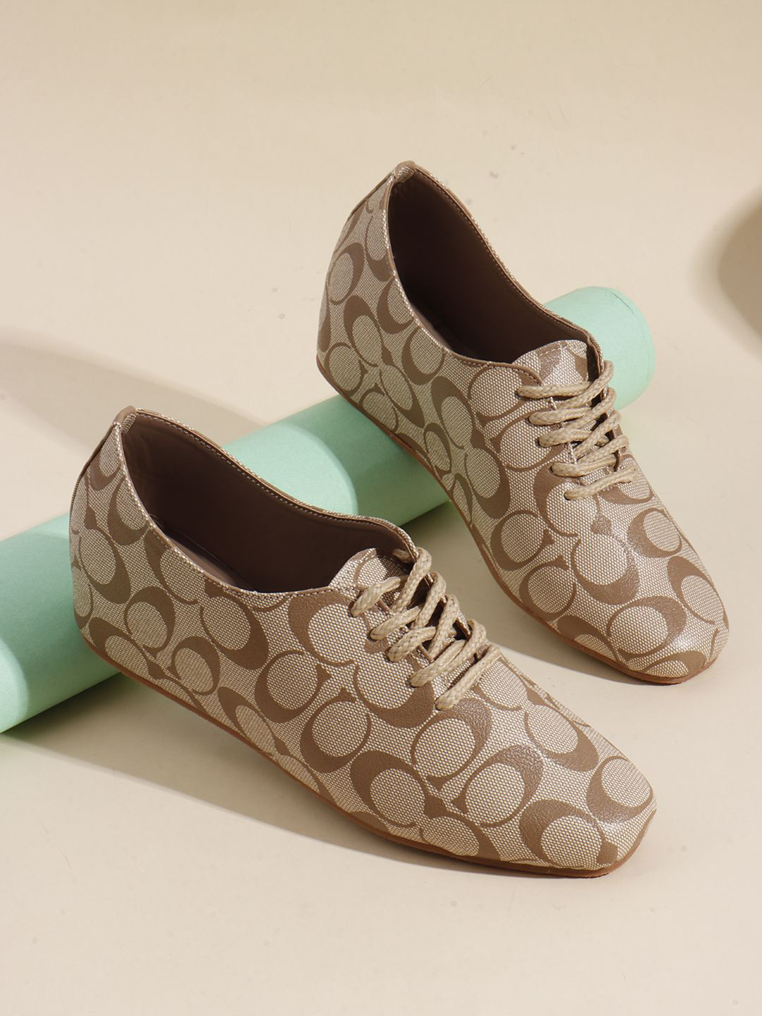 Retro Walk Women Printed Sneakers