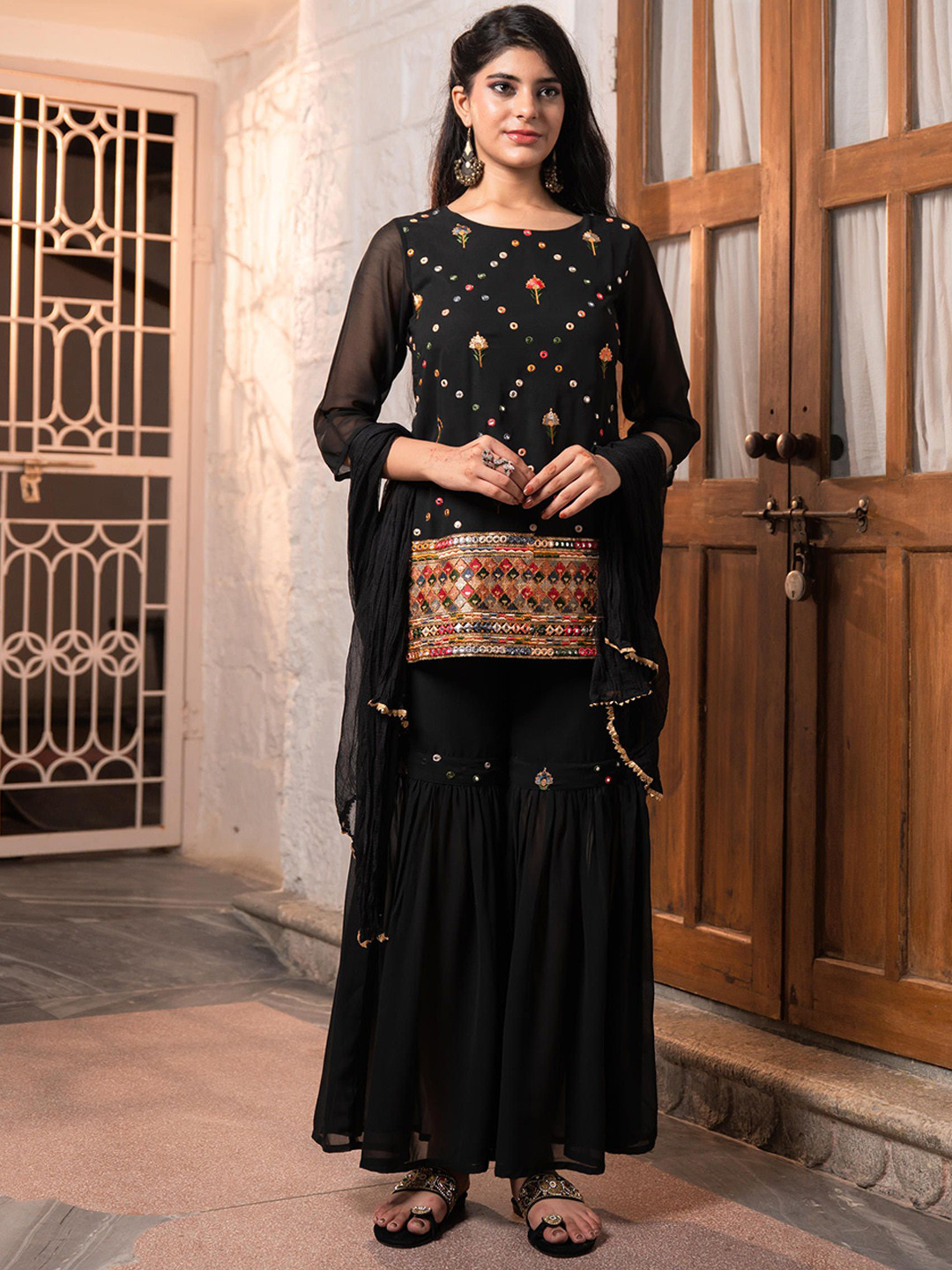 Chandbaali Women Ethnic Motifs Regular Thread Work Kurti with Sharara & Dupatta