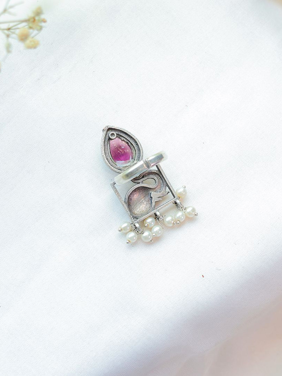 PUTSTYLE Sliver Plated Artificial Beaded Oxidized Elephant Design Finger Ring
