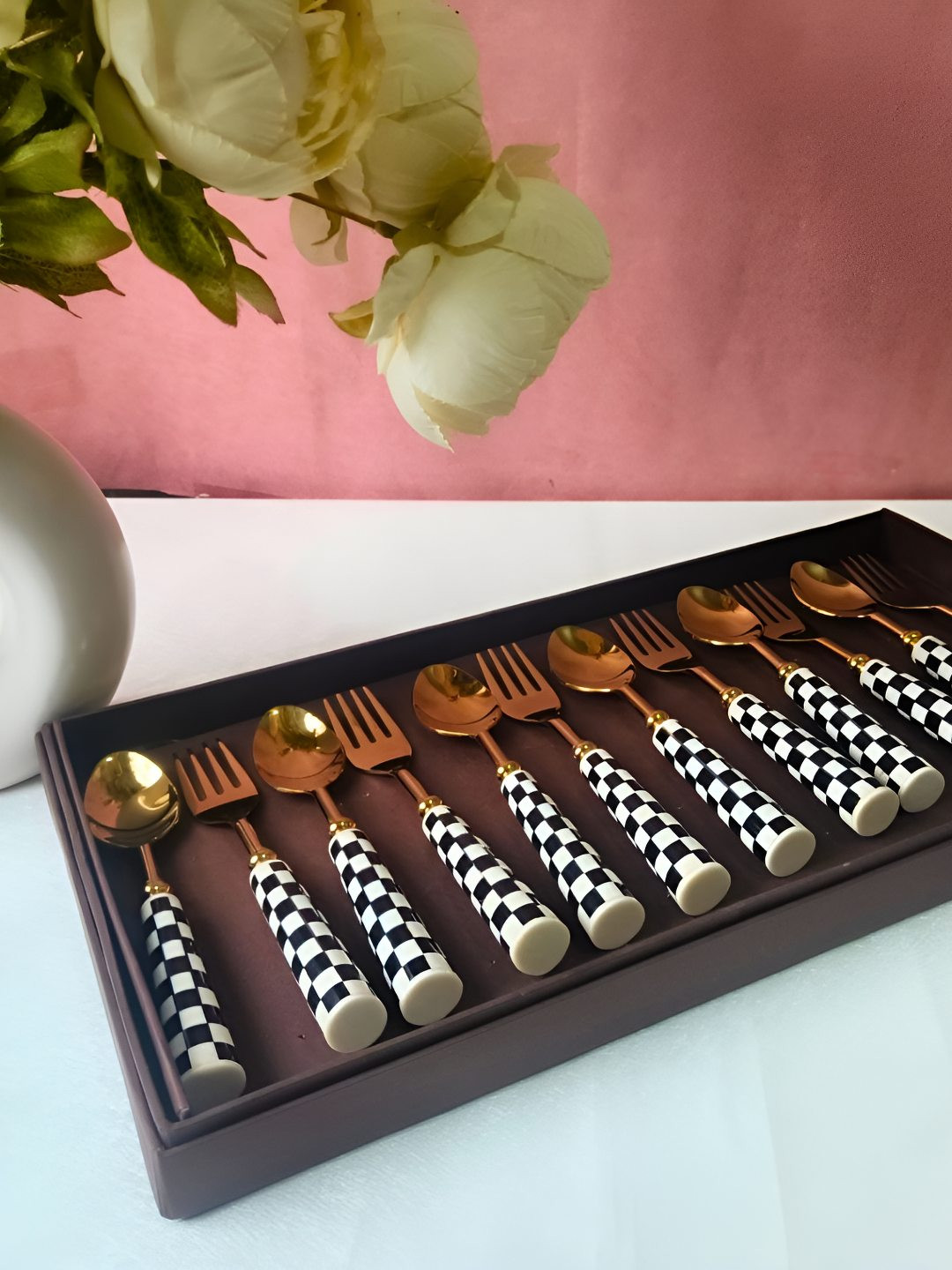 THE HOME CO. Gold-Toned & White 12 Pieces Checks Design Stainless Steel Spoons