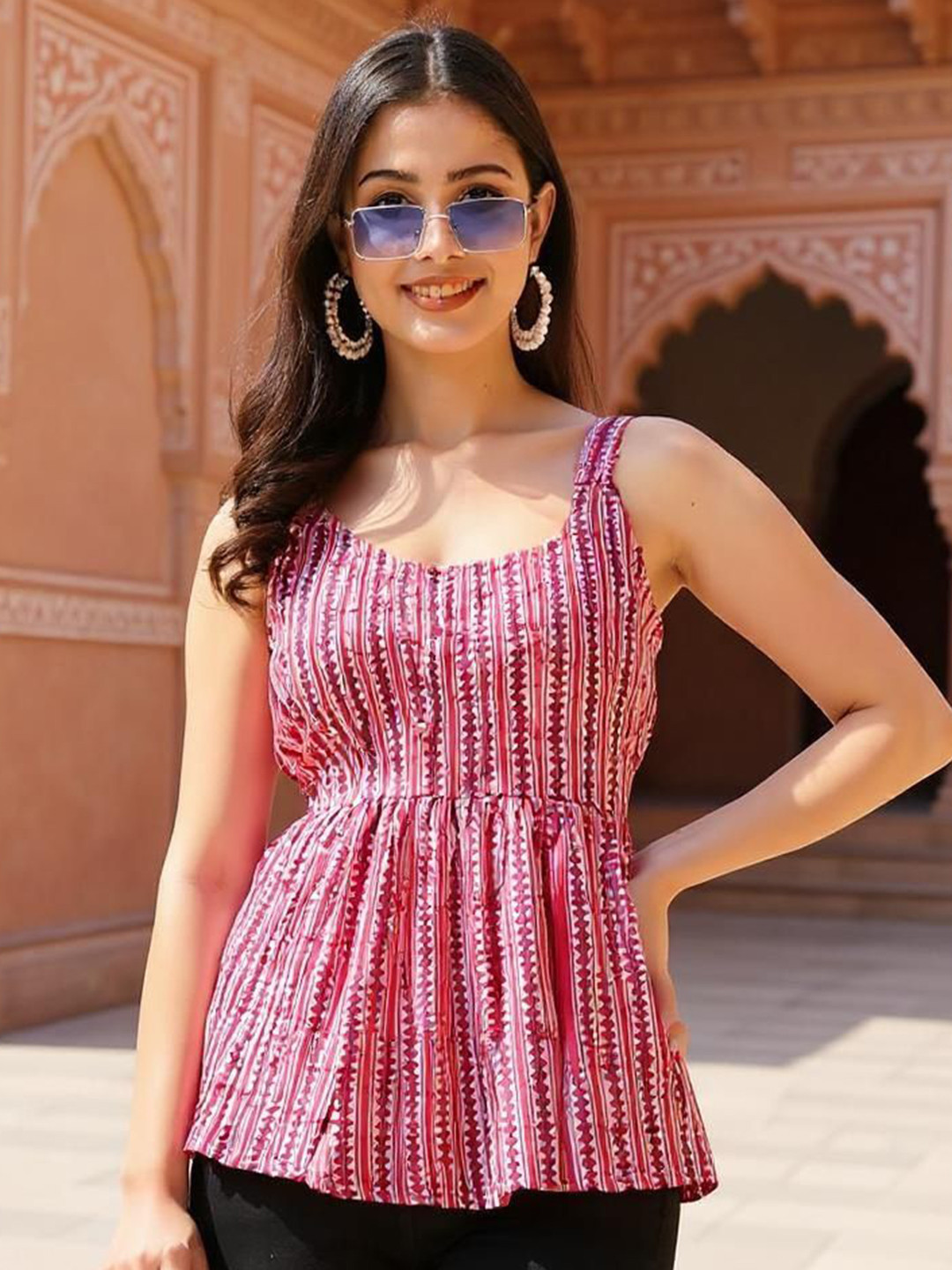 Istyle Can Women Vertical Stripe Printed Scoop Neck Sleeveless Peplum Top