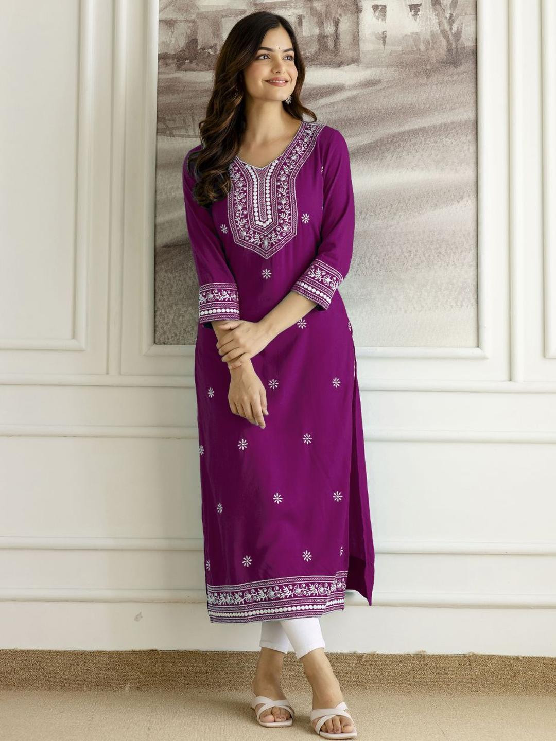 PETOPIAN Women Purple Viscose Rayon Straight Kurtas