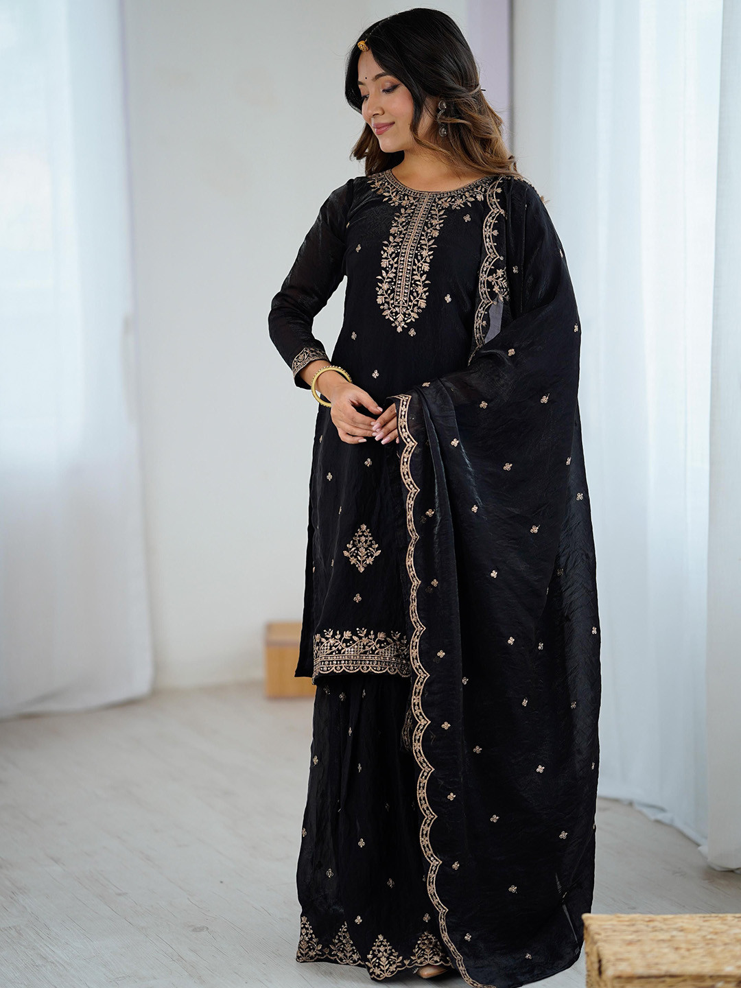 VASTRAHUT Women Ethnic Motifs Embroidered Thread Work Kurta with Palazzos & Dupatta