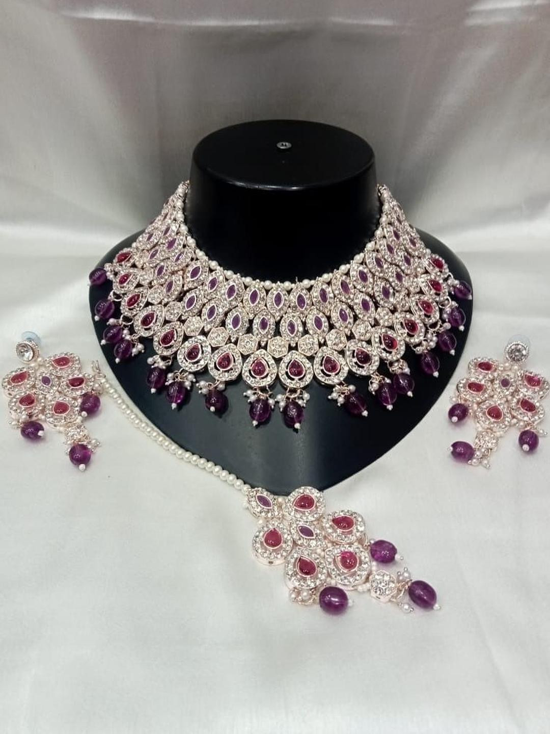 PADMAWATI BANGLES PVT LDT Women Gold-Plated Kundan-Studded & Beaded Jewellery Set