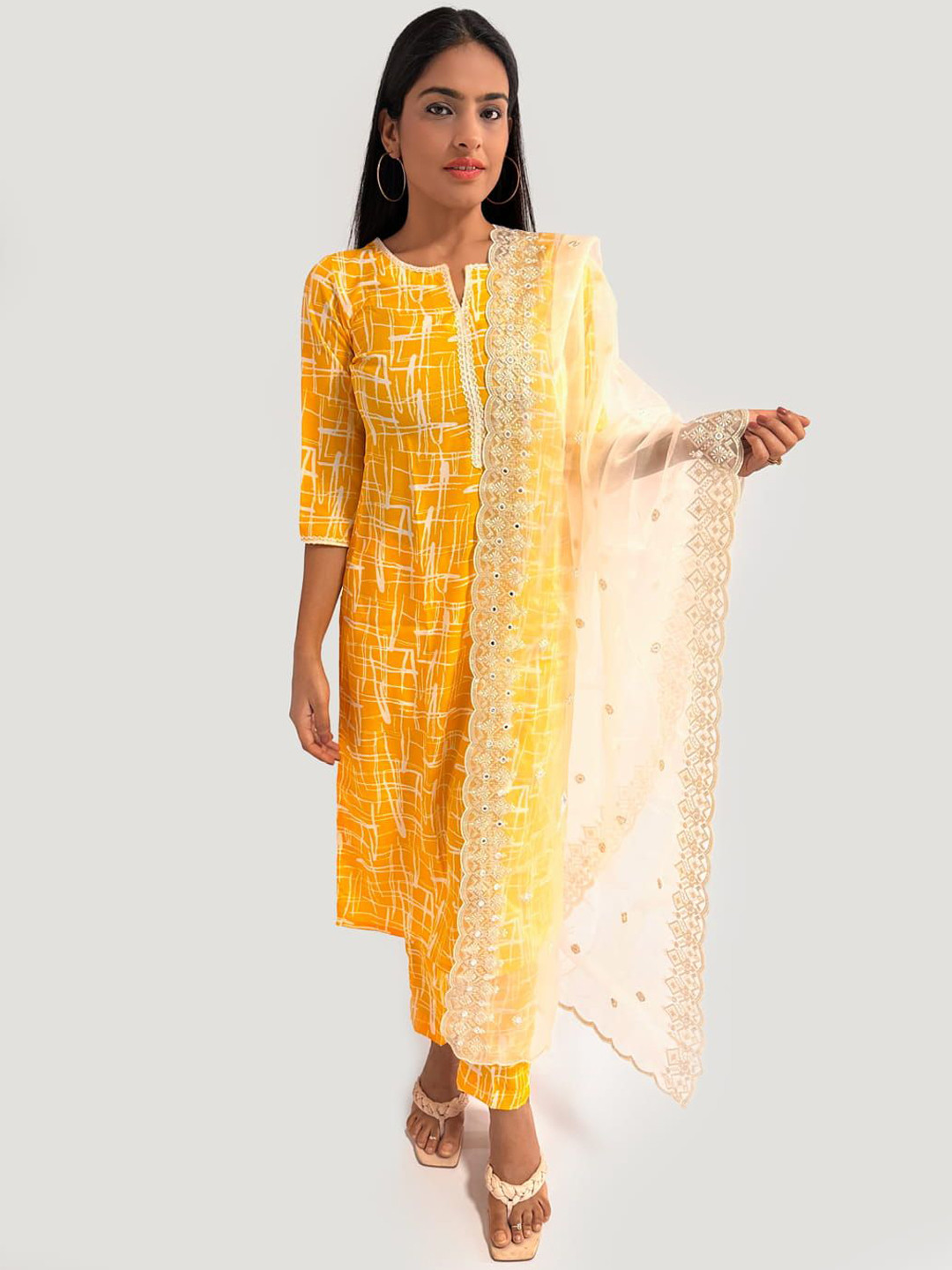 Niyaksha Woman Geometric Printed Cotton Kurta with Trousers