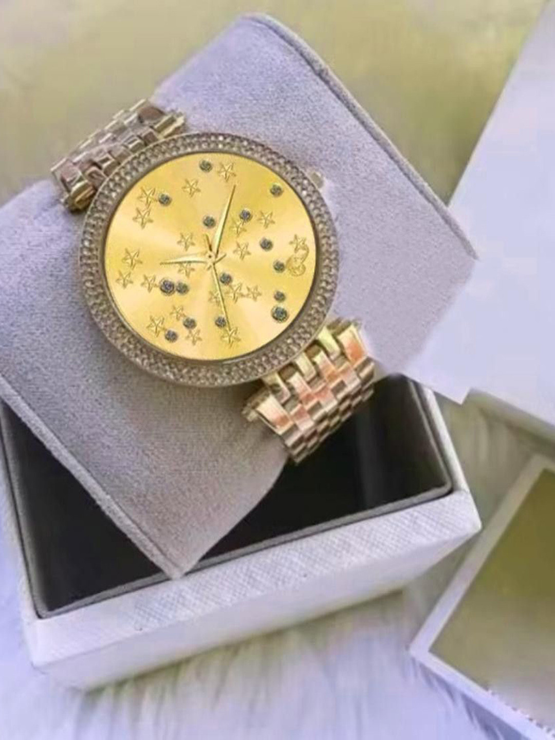 Miss Perfect Women Round Dial & Bracelet Style Straps Analogue Watch Anki157