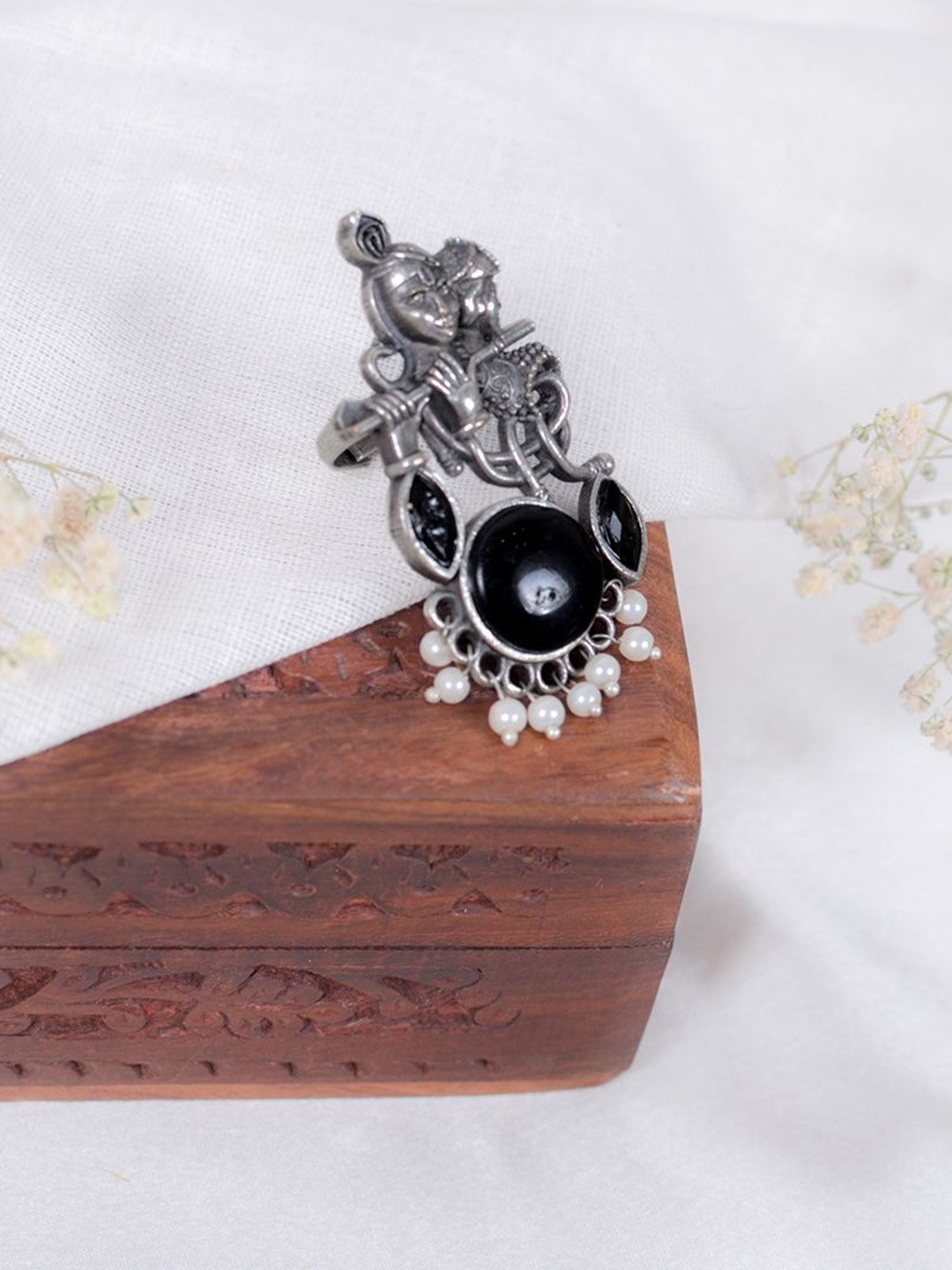 PUTSTYLE Sliver Plated Artificial Stones Studded & Beaded Oxidised Finger Ring