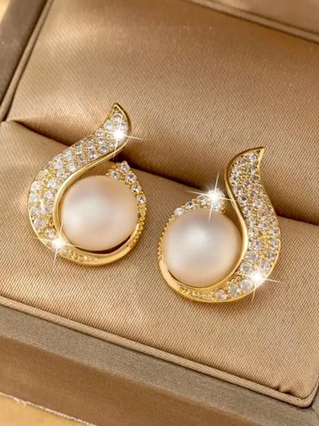SKORPIO Artificial Stones Studded & Beaded Korean Circular Shaped Studs