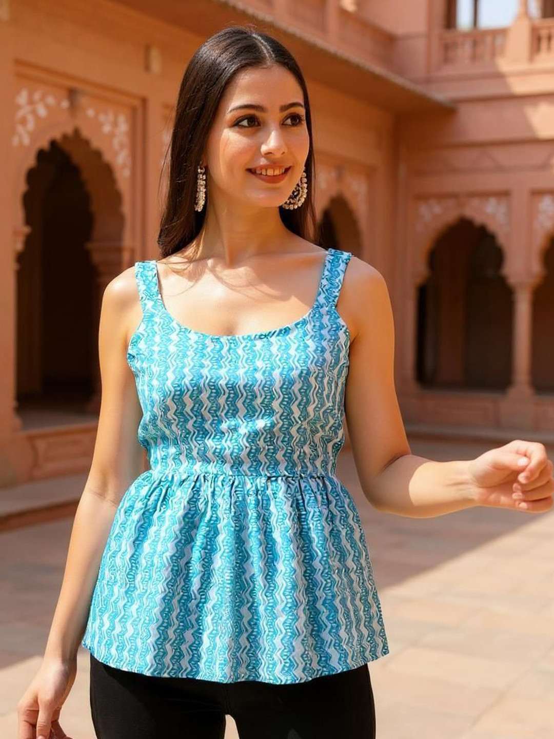 Istyle Can Women Turquoise Blue Abstract Square Neck Top