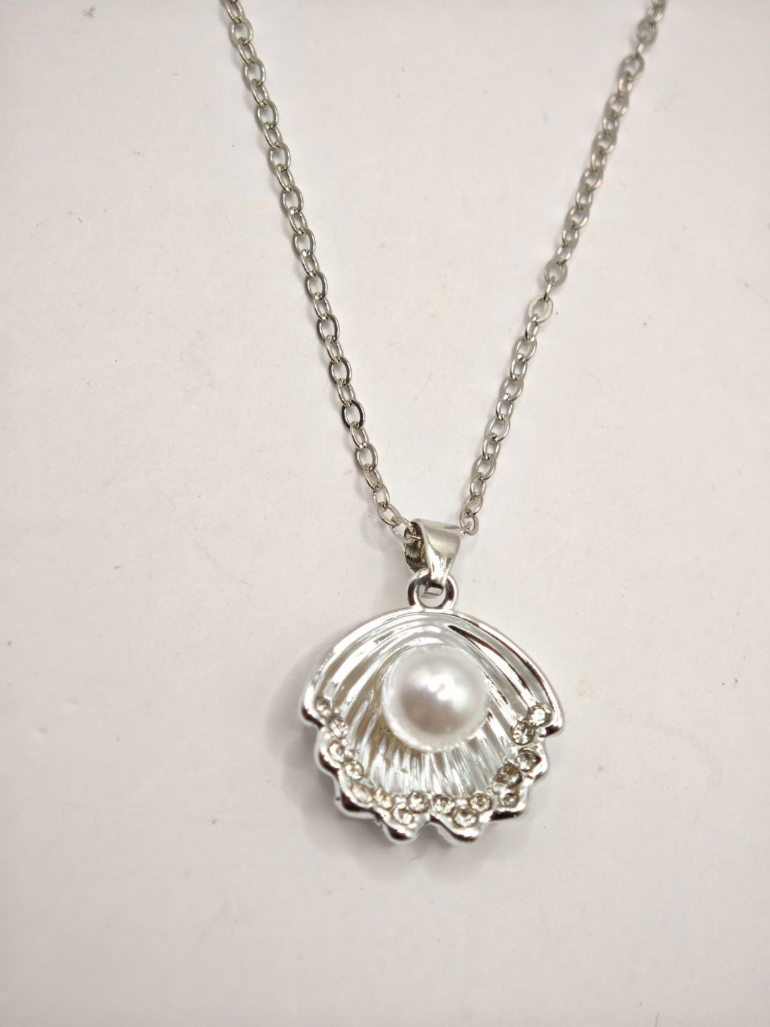 SAPRAA TRENDS Rhodium-Plated American Diamond Studded Shell Shaped Pendant With Chain