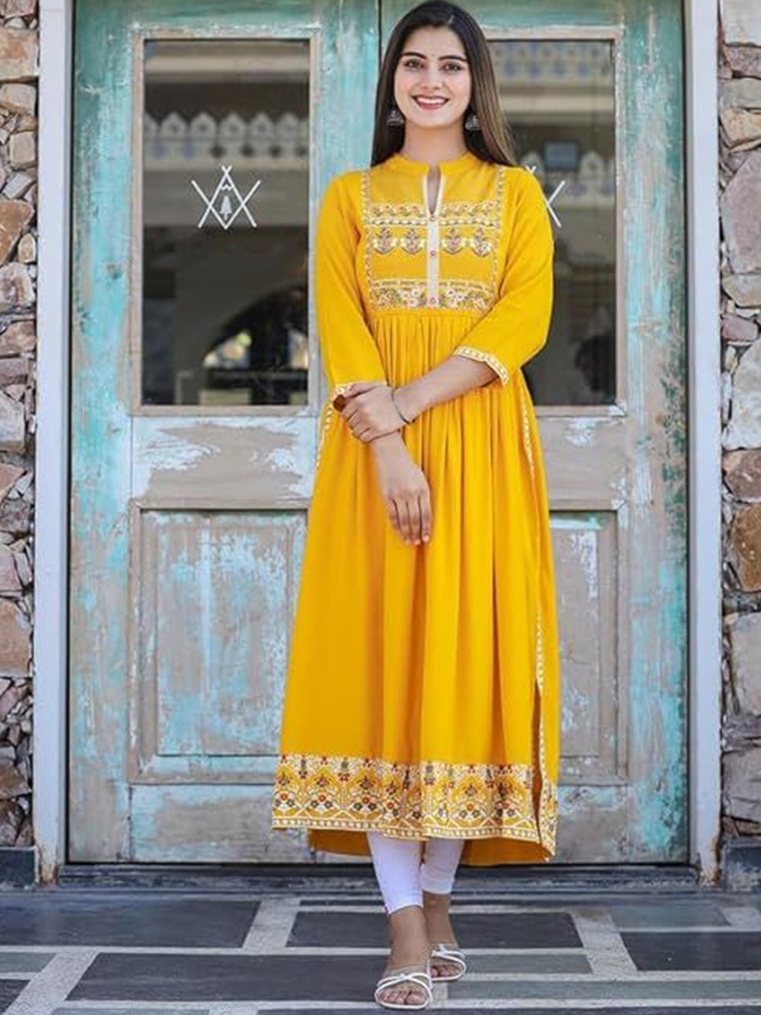 SYMPLE Ethnic Motifs Embroidered Thread Work High Side Slit Ankle Length Naira Cut Kurta