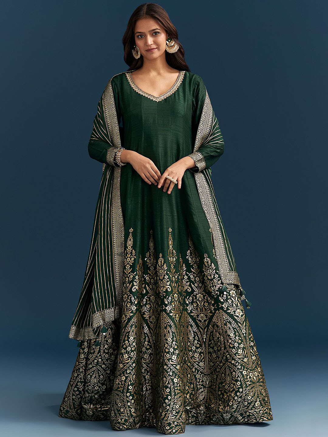 KALKI Fashion Ethnic Motifs Embroidered V-Neck Anarkali Kurta & Leggings With Dupatta