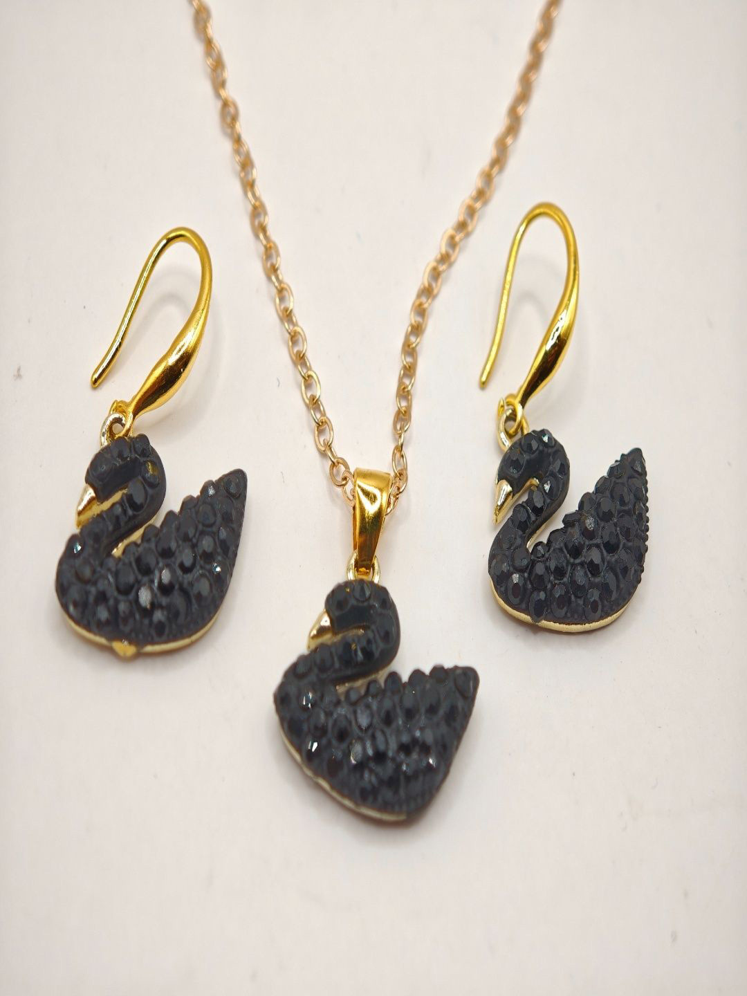 SAPRAA TRENDS Gold-Plated Anti Tarnish American Diamond Studded Anti Tarnish Jewellery Set