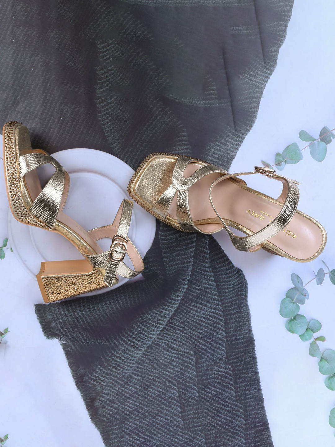 Ronnie Grey Women Textured Metallic Sandals