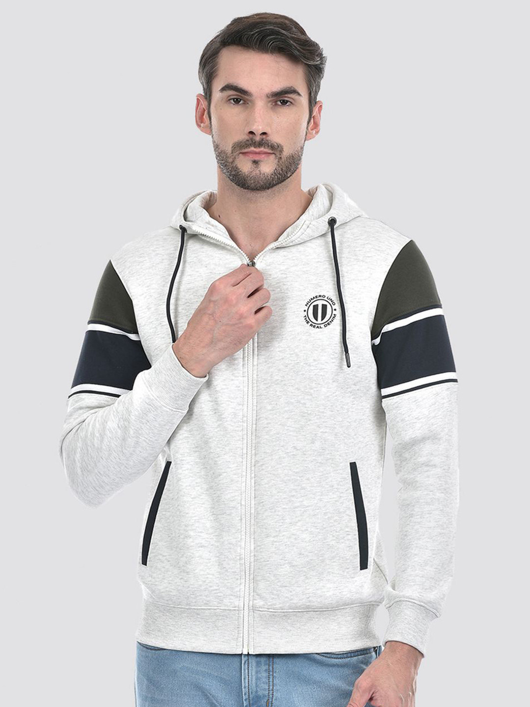 Numero Uno Men Colourblocked Hooded Font-Open Sweatshirt