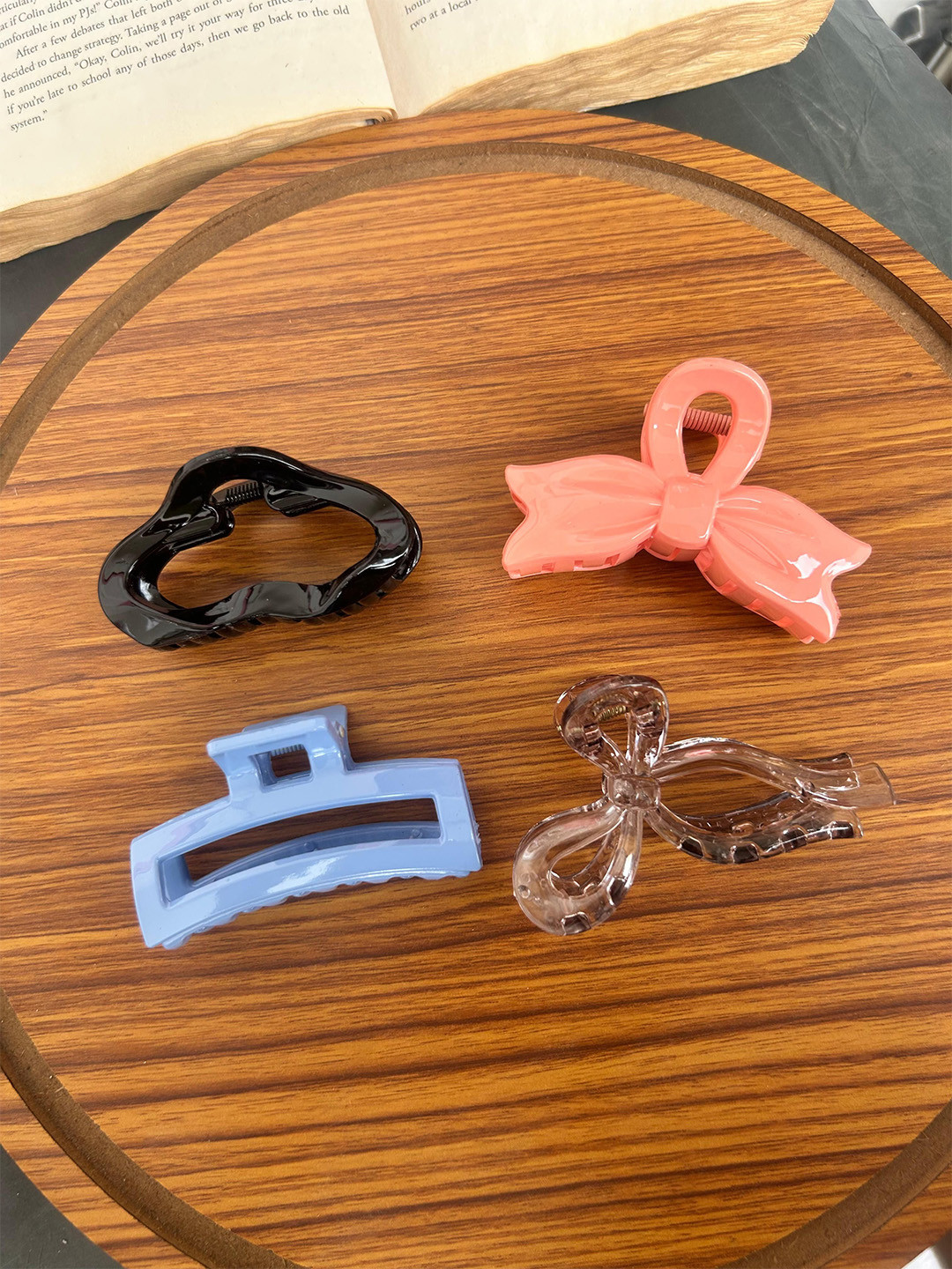 Radhya Accessories Women Pack of 4 Color Pop Hair Claws Set