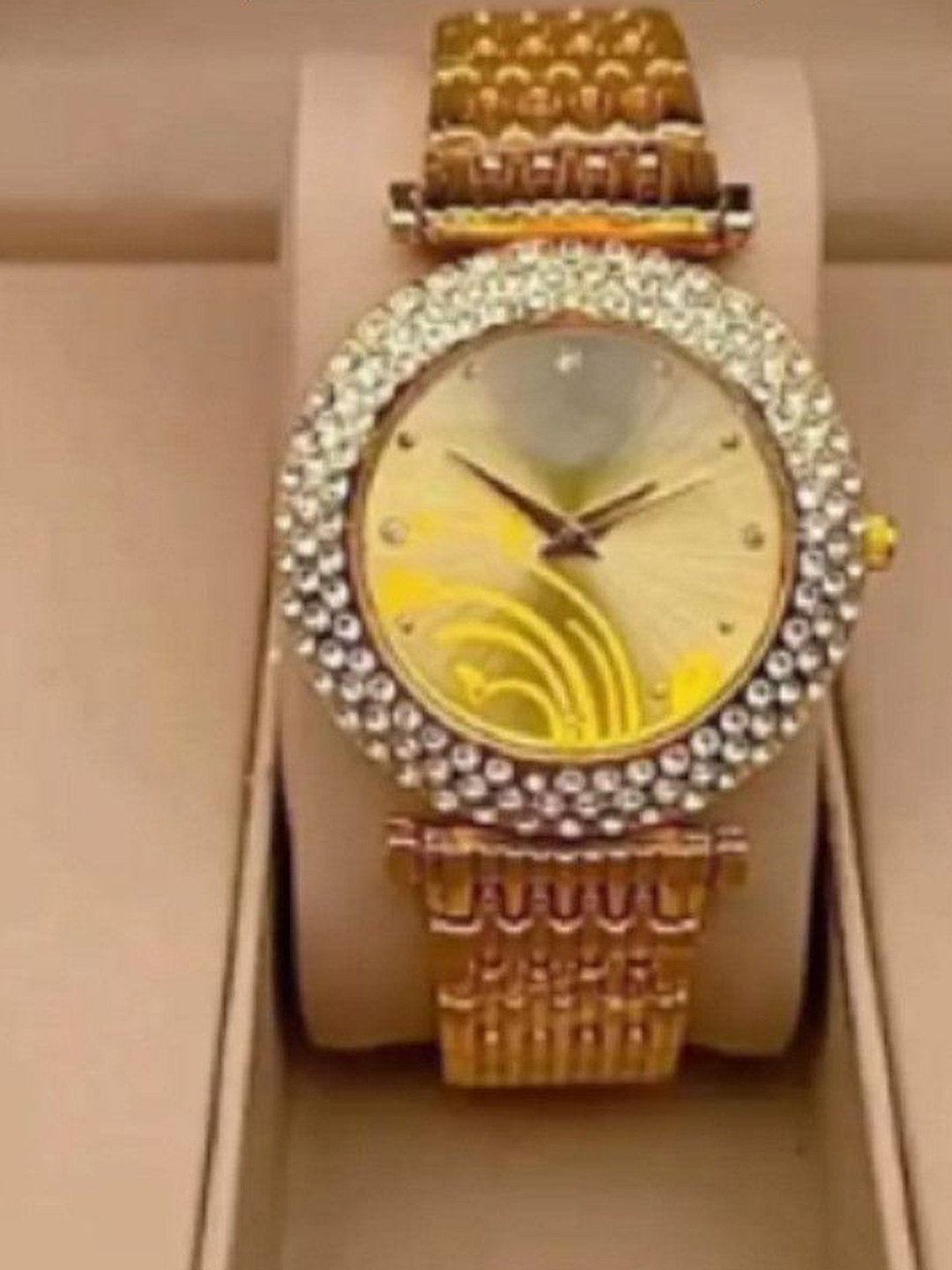 Miss Perfect Women Embellished Dial & Bracelet Style Straps Analogue Watch QR2