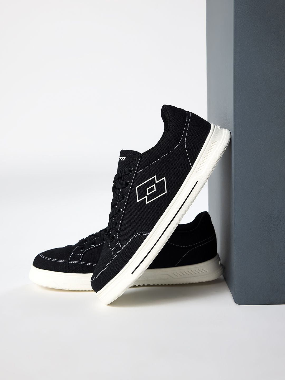 Lotto Men Strada Vele Black Sneakers