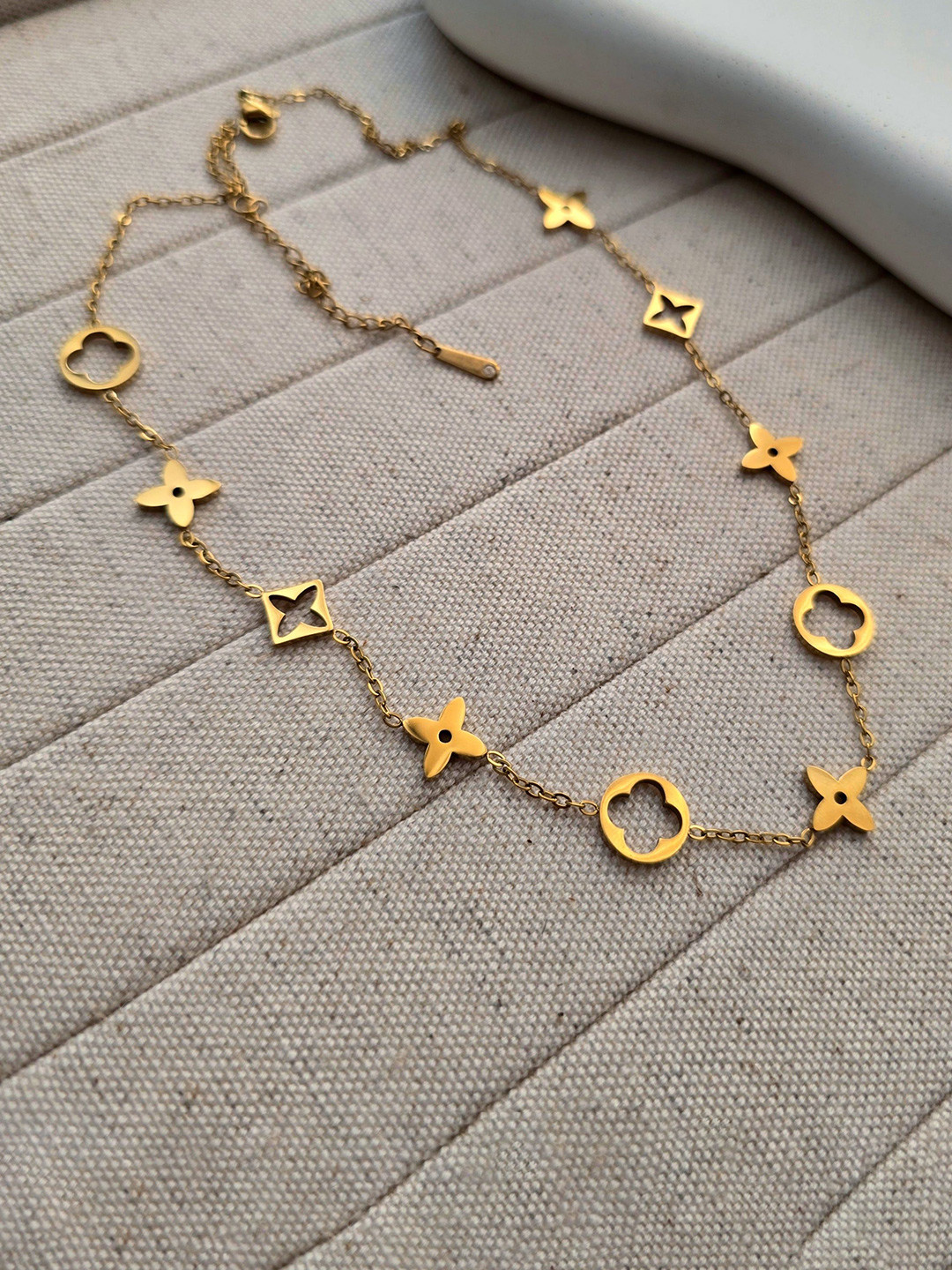 TAAHIRA JEWELLERY Stainless Steel Gold Plated Open Minimal Chain