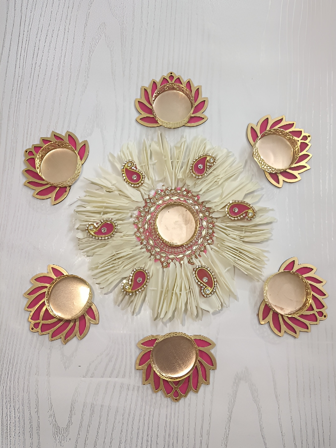 Sellplus White & Red 7 Pieces Candle Holder