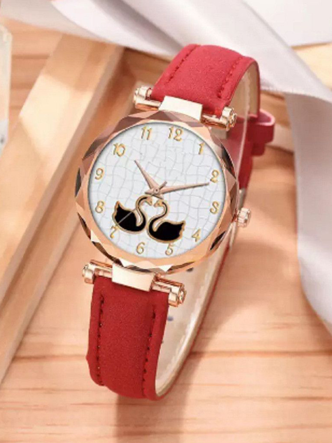 Miss Perfect Women Patterned Dial & Leather Straps Analogue Watch LJ118
