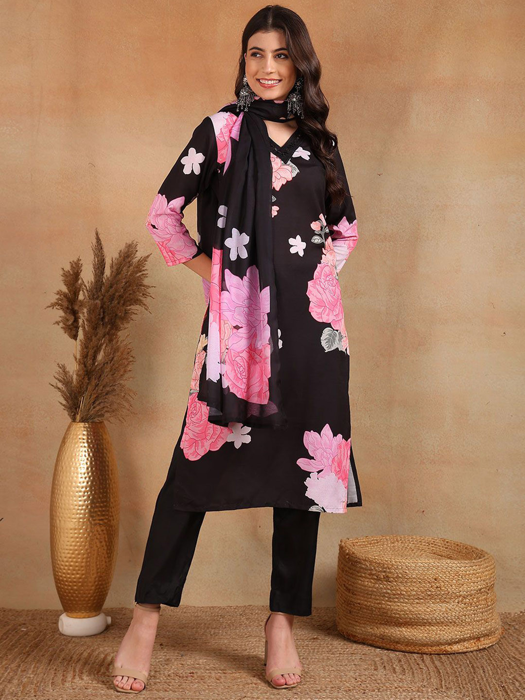 dhartii Women Black Floral Print Straight Kurta with Trousers & Dupatta