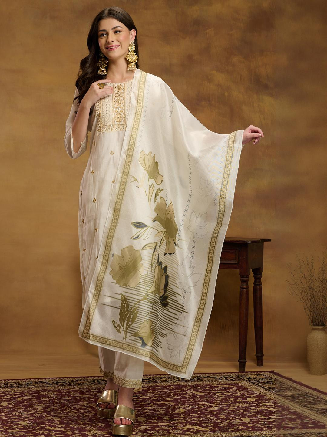 Sangria Women White Silk Blend Festive Kurta Sets