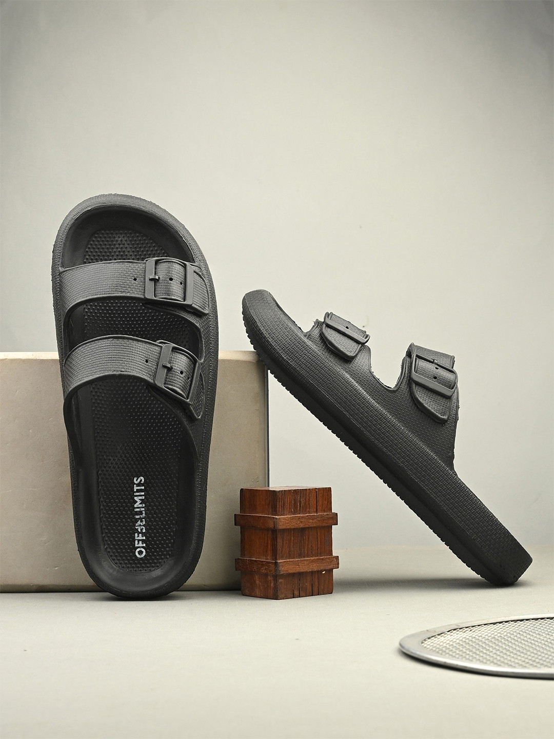 OFF LIMITS LUTHER Men Slip-On
