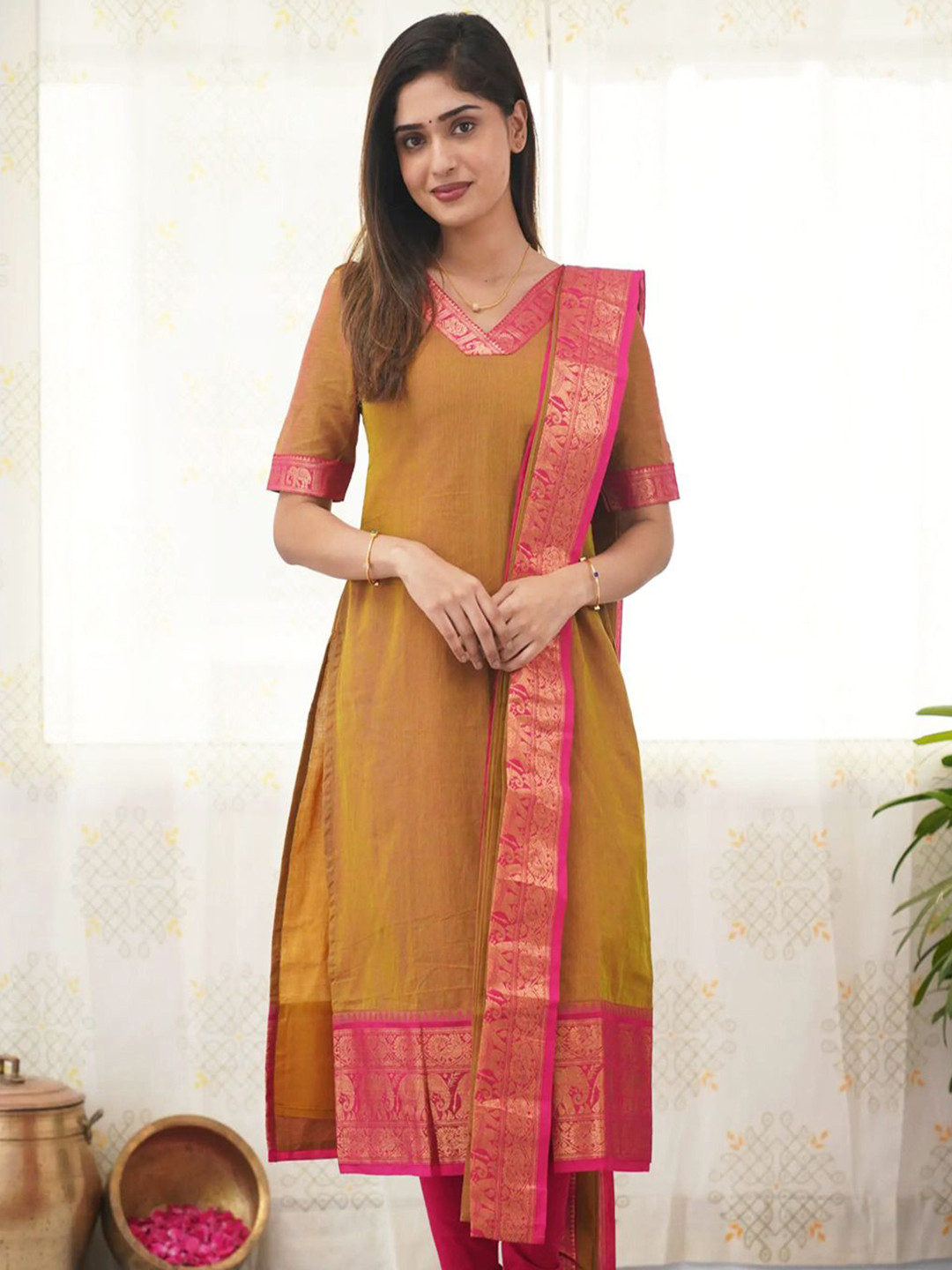 SHIJILA Women Kurta With Dupatta