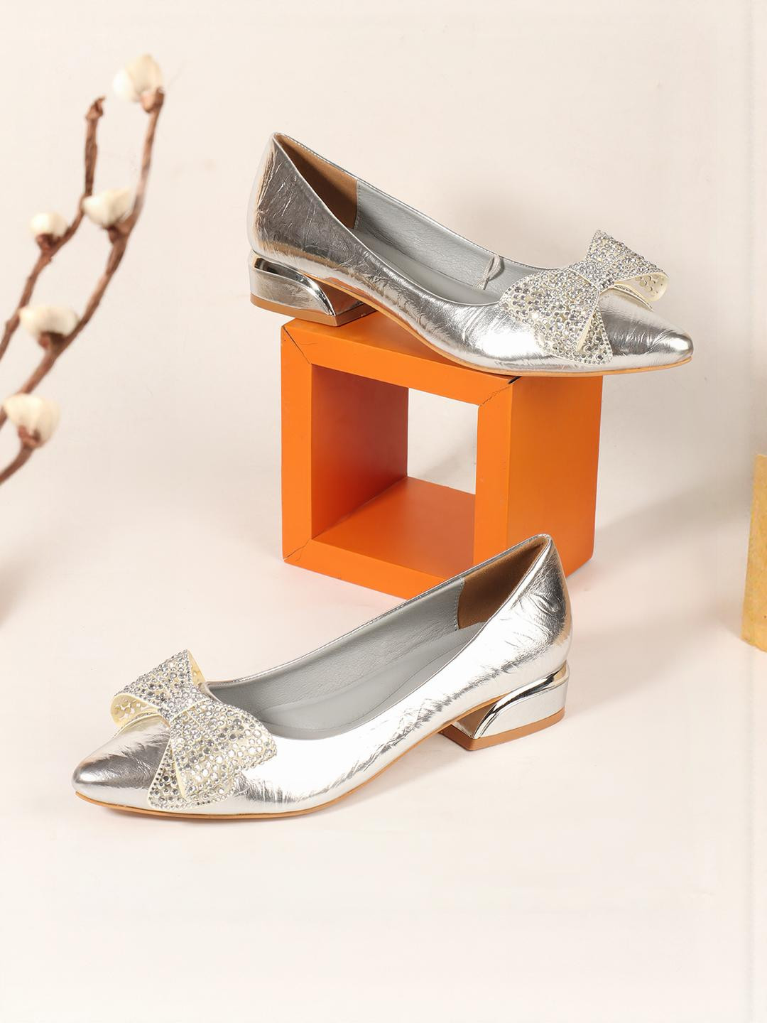 Dollphin omen Silver Toned Bow Embellished Block Heels