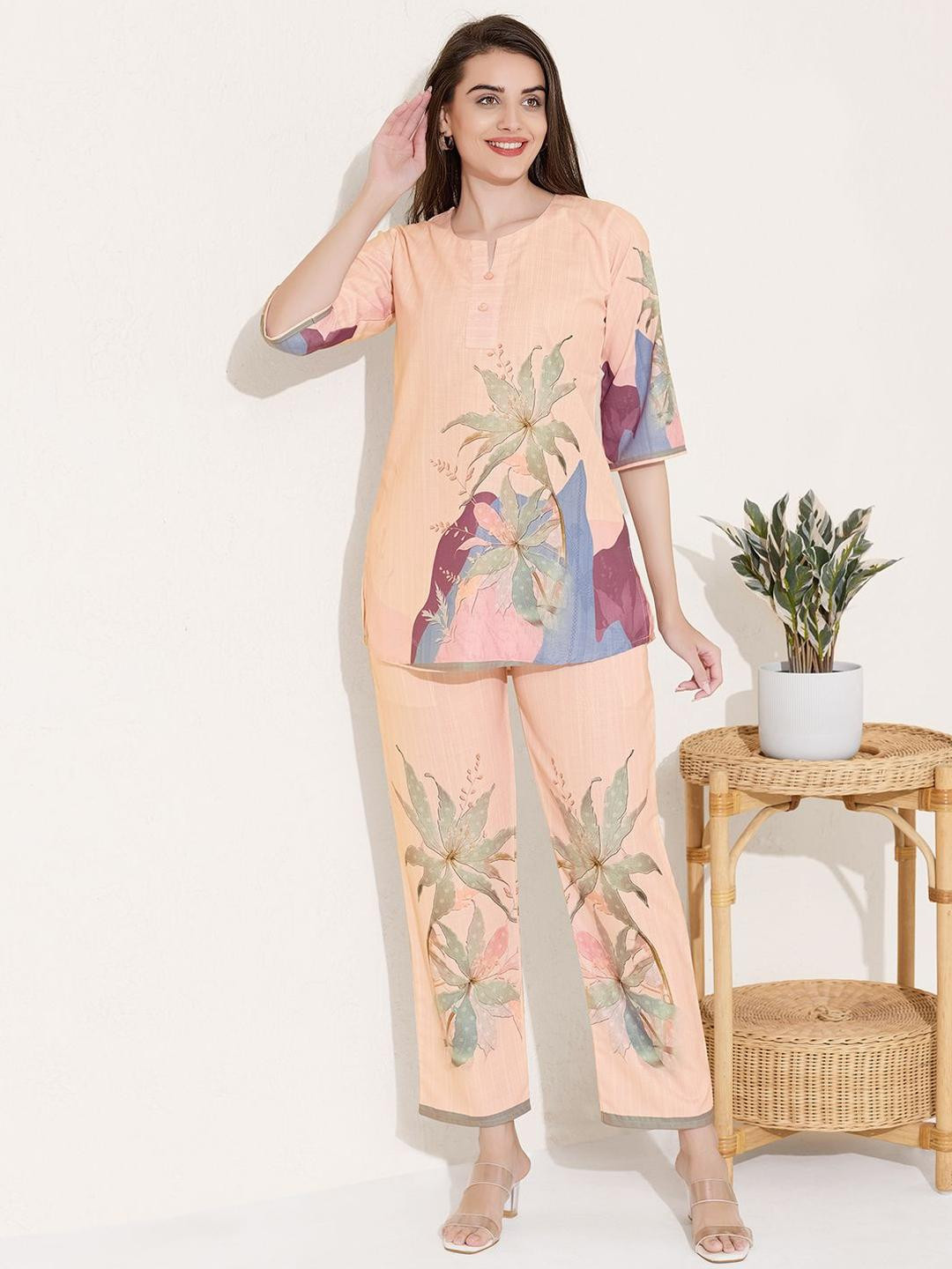 QUIRA Women Floral Printed Round-Neck Tunic With Trousers Co-Ords