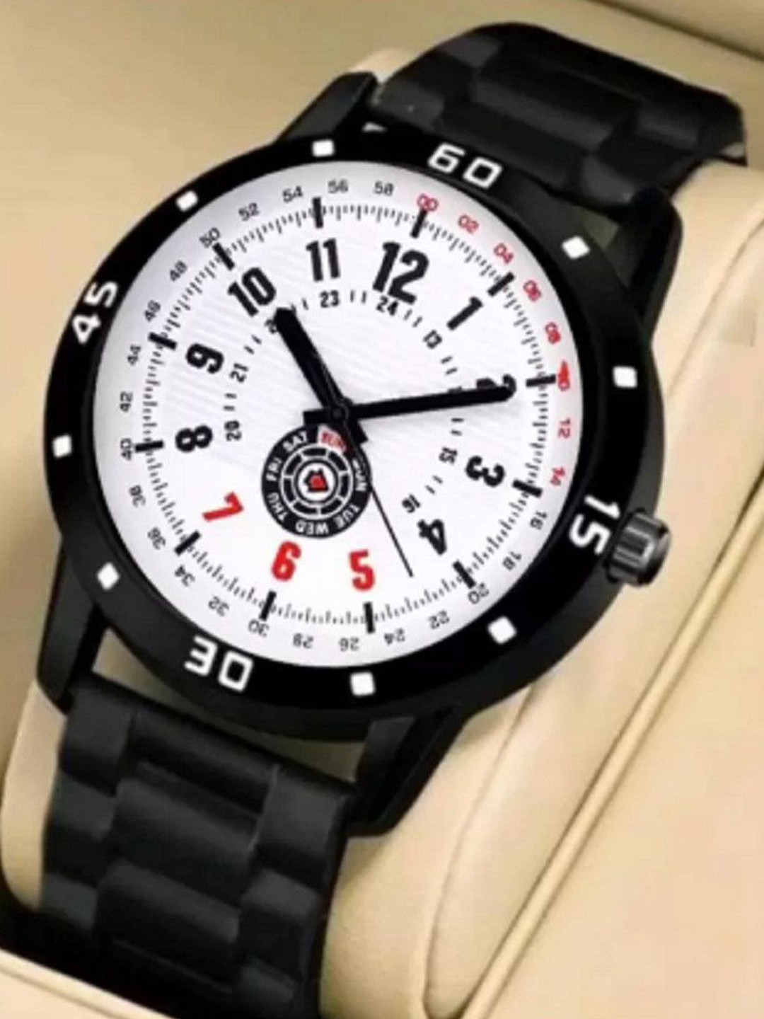 Miss Perfect Men Round Dial & Bracelet Style Straps Analogue Watch QE360