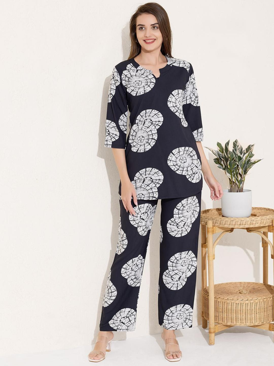 QUIRA Women Printed Round-Neck Top With Trousers Co-Ords