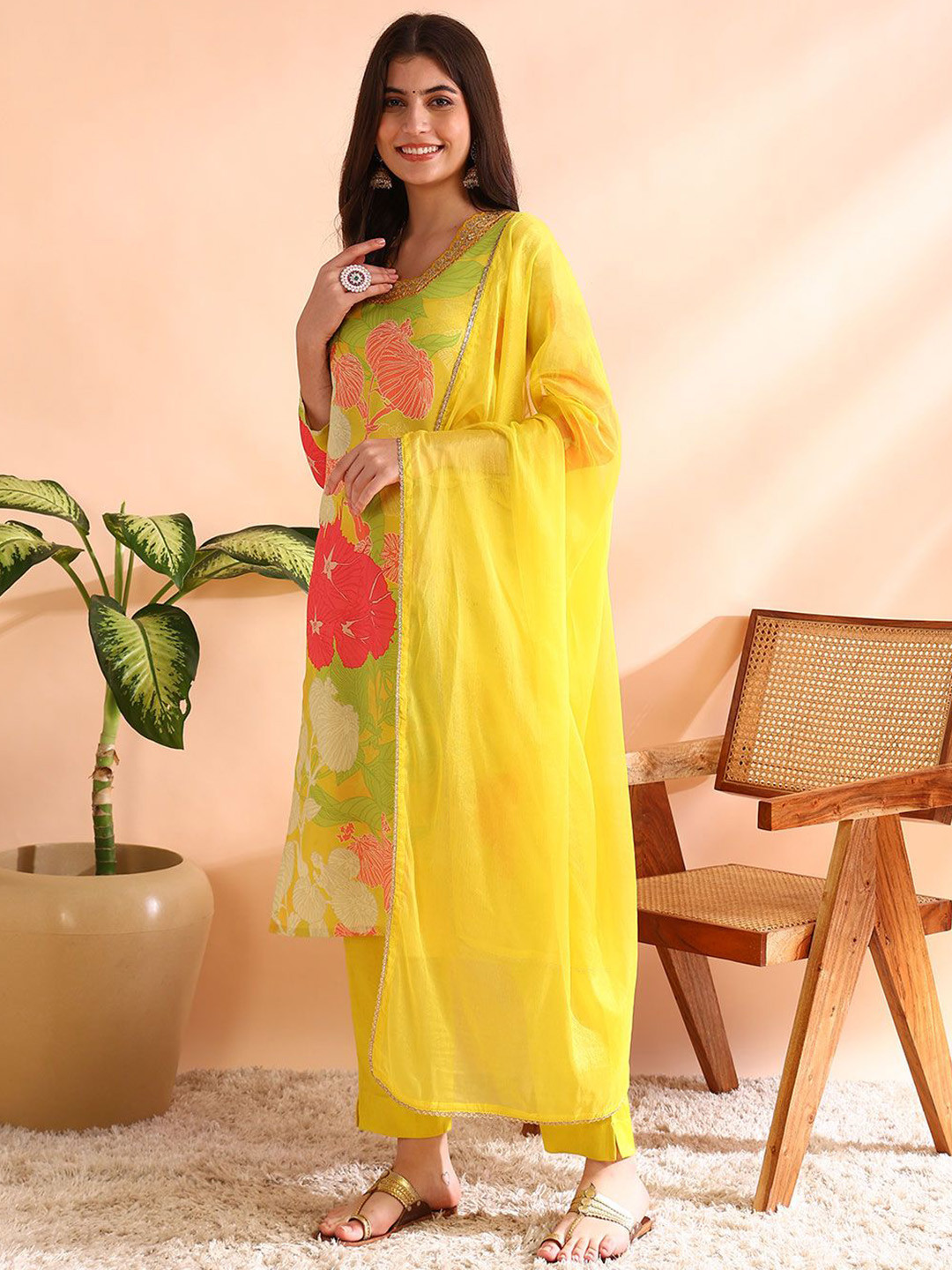 dhartii Women Floral Print Zari Embroidered Kurta with Trousers & Chiffon Dupatta