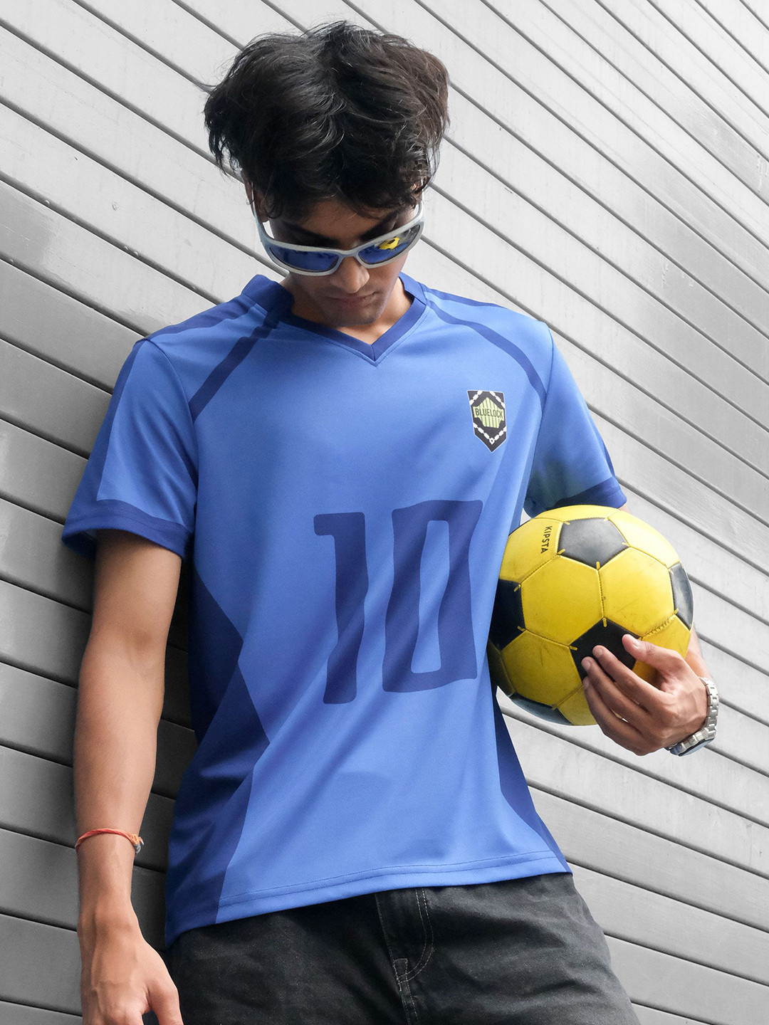 COMICSENSE Typography Printed V-Neck T-shirt