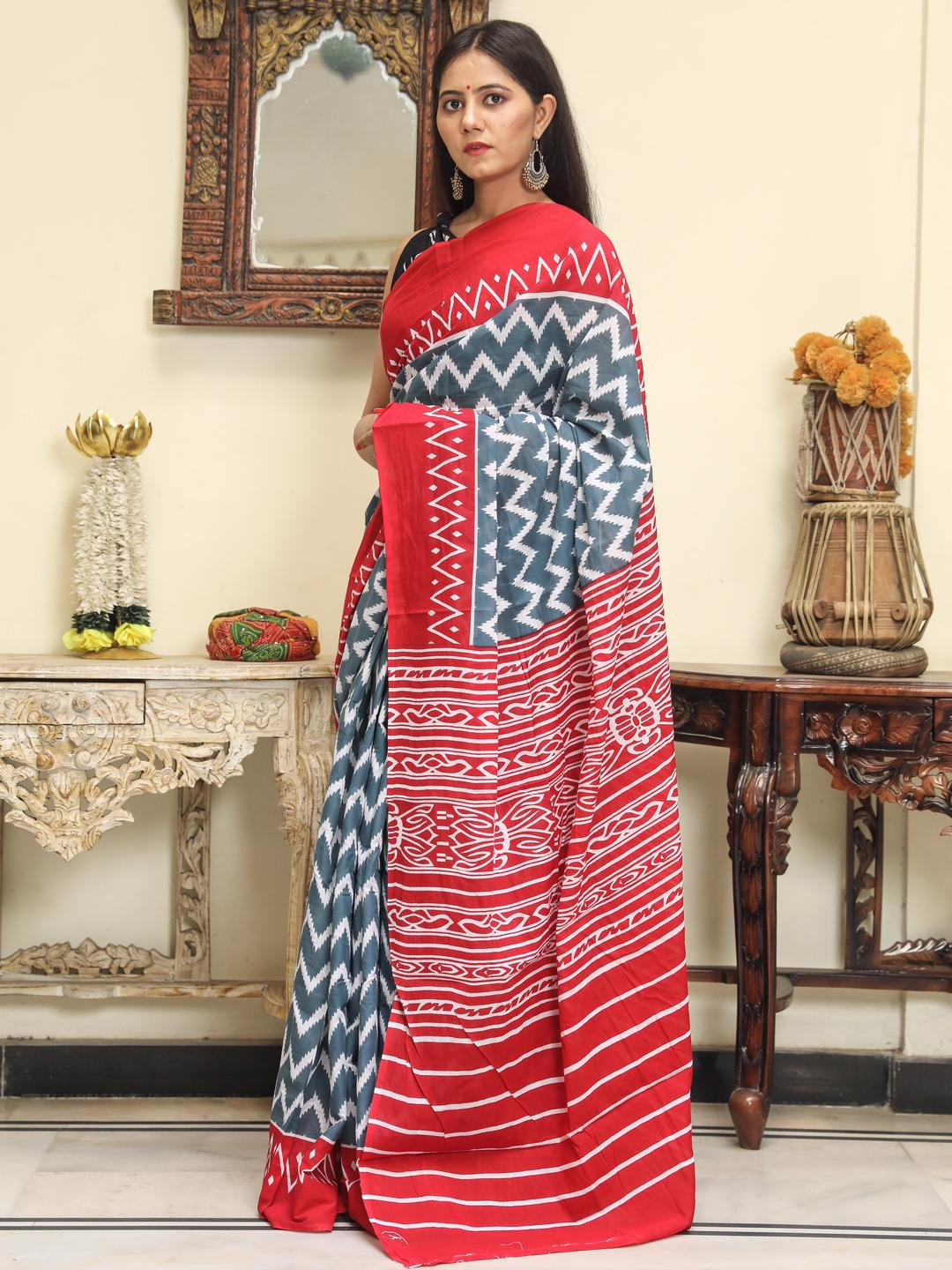 Pinkcity Trade World Woven Design Pure Cotton Ikat Saree