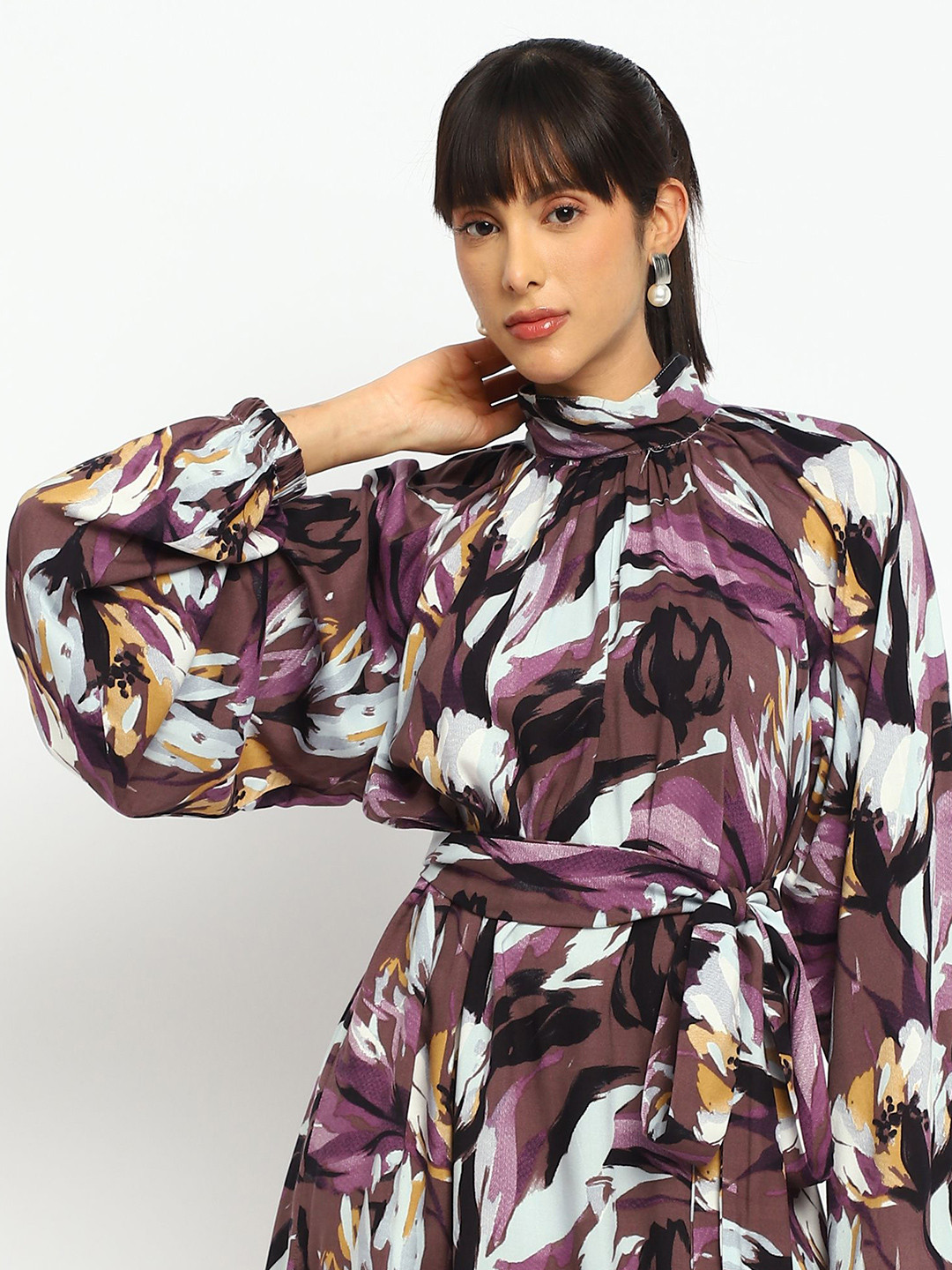 theulluu.com Abstract Printed High Neck A-Line Dress
