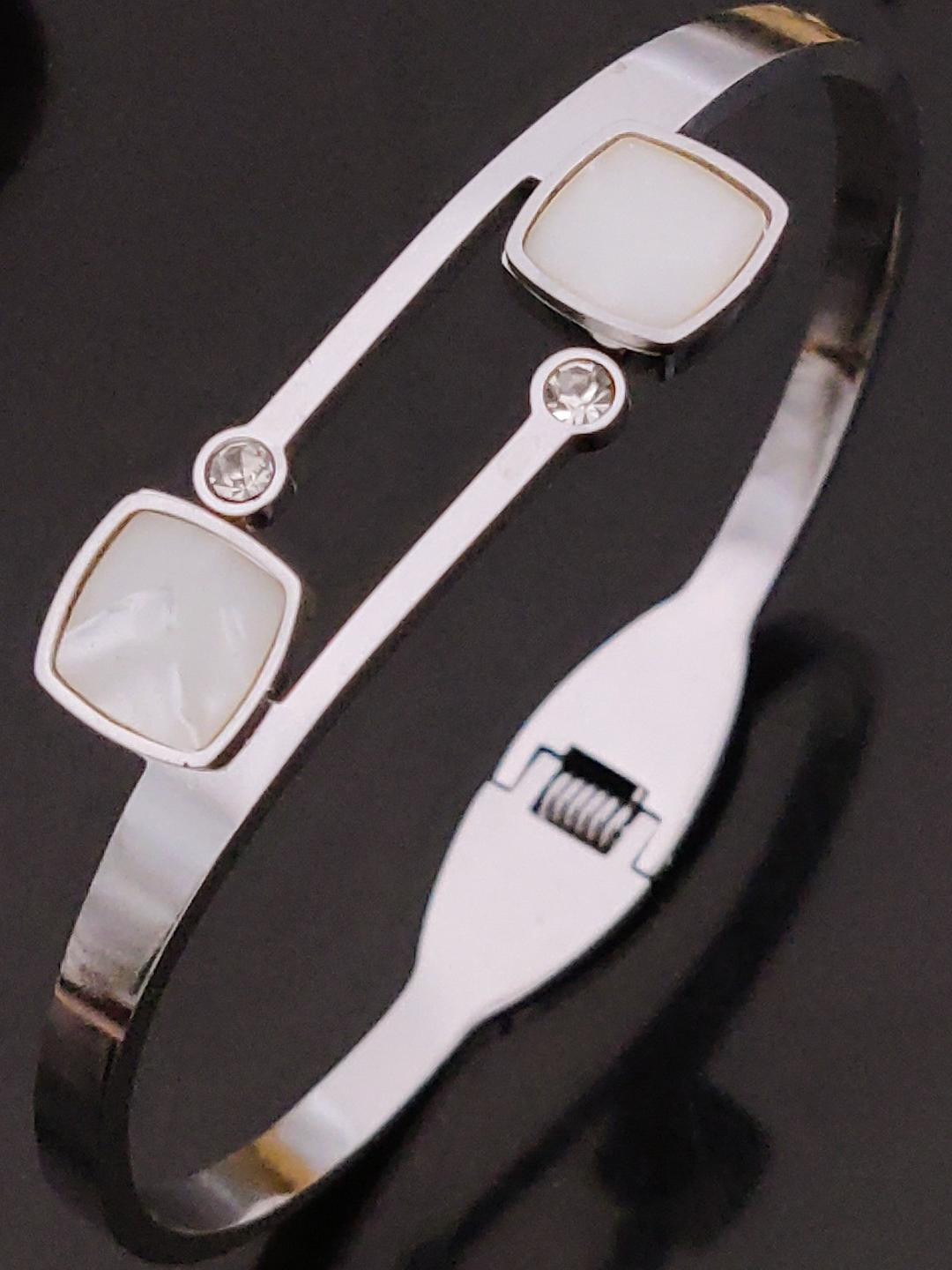 Moda Rapido Silver Stainless Steel Bangle-Style Bracelet