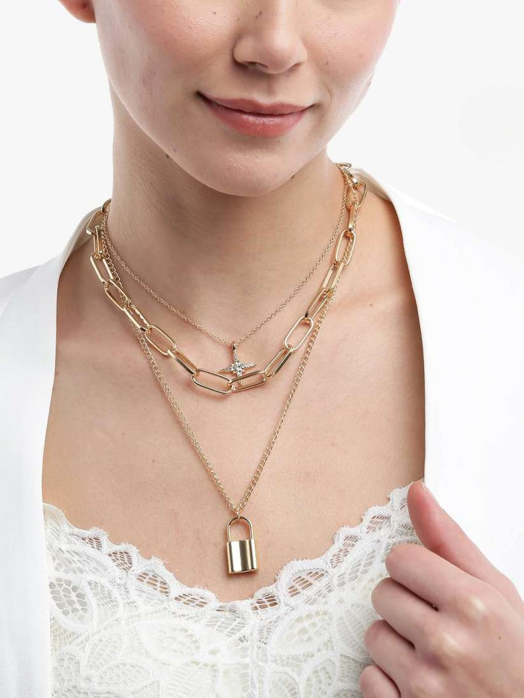 DressBerry Women Stylish Star and Lock Pendant Necklace