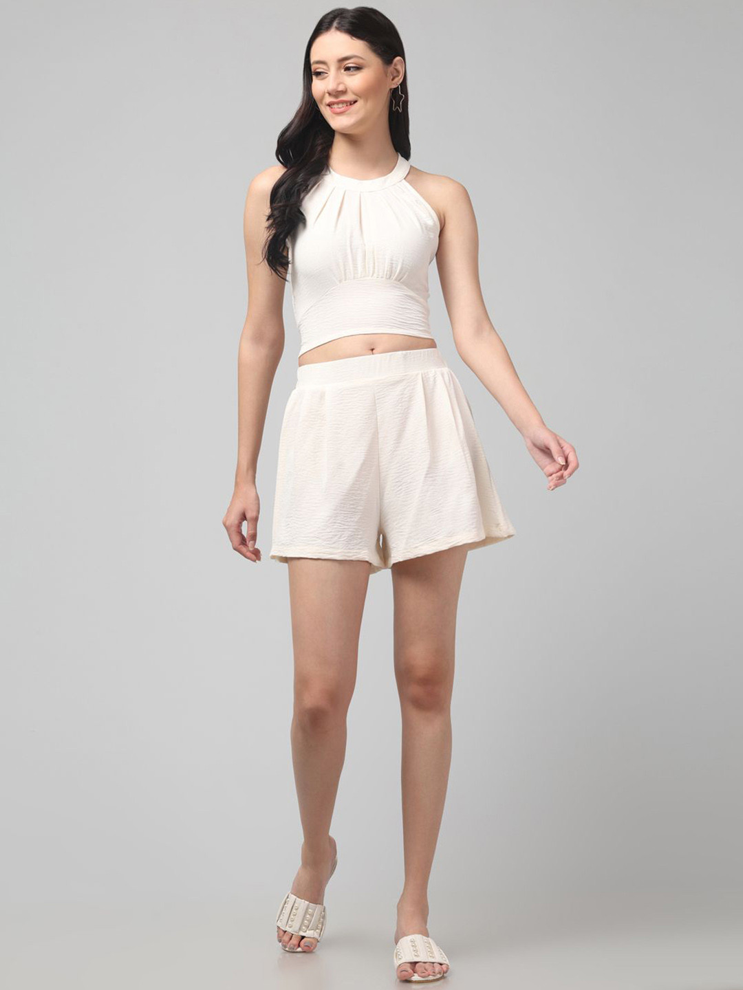 clobug Women Solid Halter Neck Top and Shorts Co-Ords