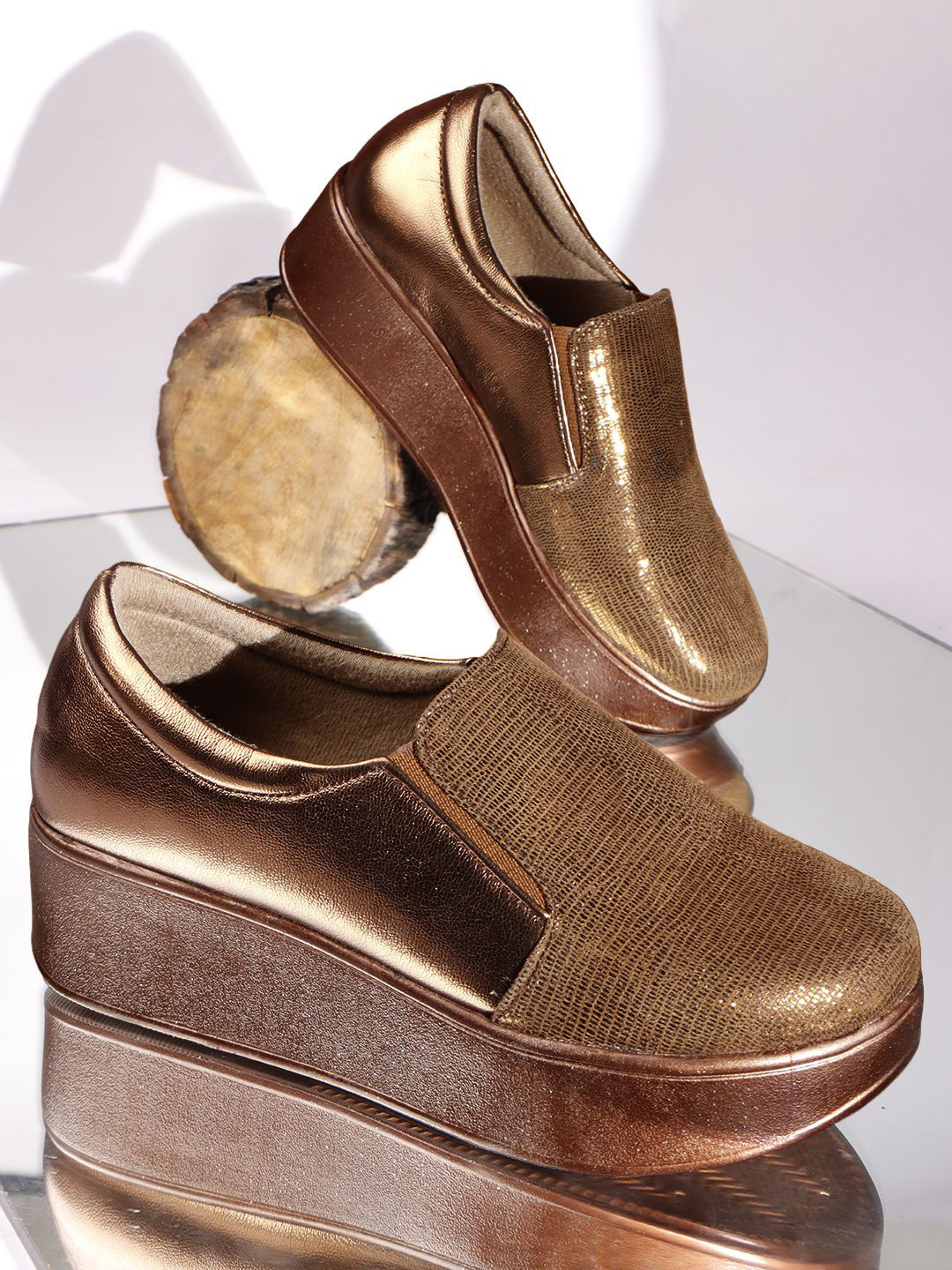 THE WHITE POLE Women Classic Slip-On Loafers