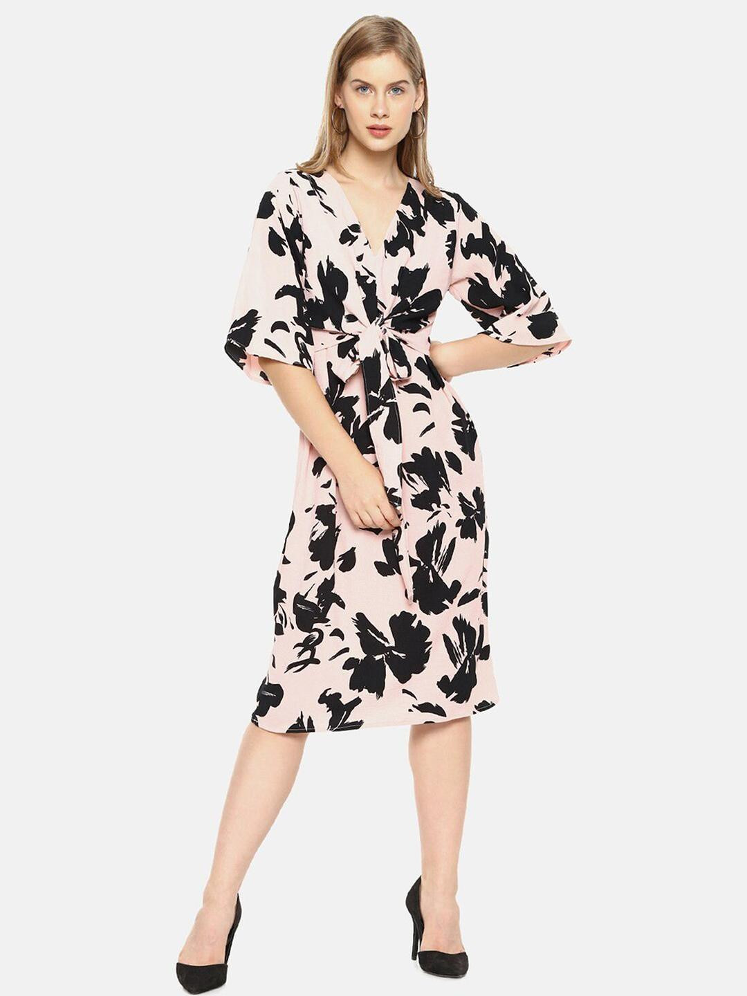 PINACOLADA Women Abstract Printed V-Neck Flared Sleeves Fit & Flare Dress