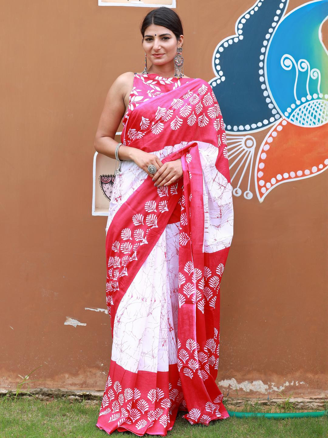 Pinkcity Trade World Women Red And White Pure Cotton Ethnic Jaipuri Hand Block Saree