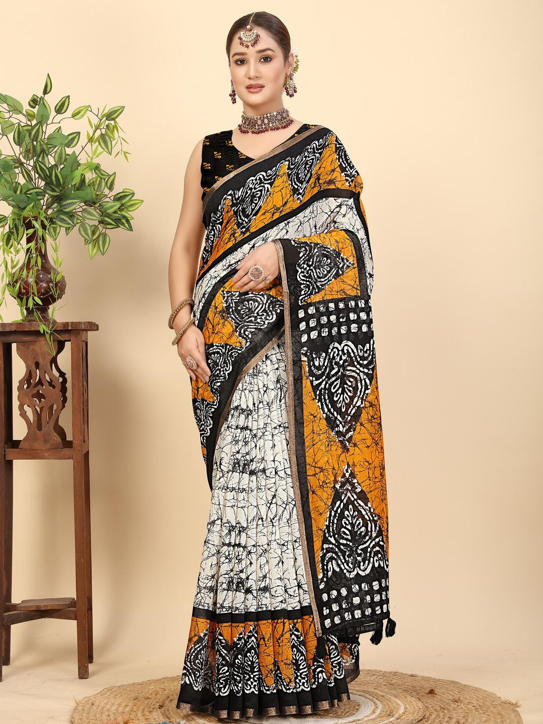 SSHAGUN LIFESTYLE Abstract Printed Woven Design Border Saree