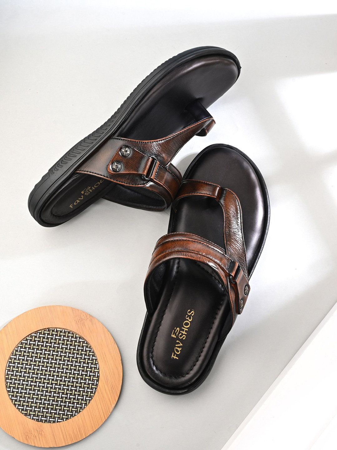 FAV SHOES Men Thong Flip-Flops