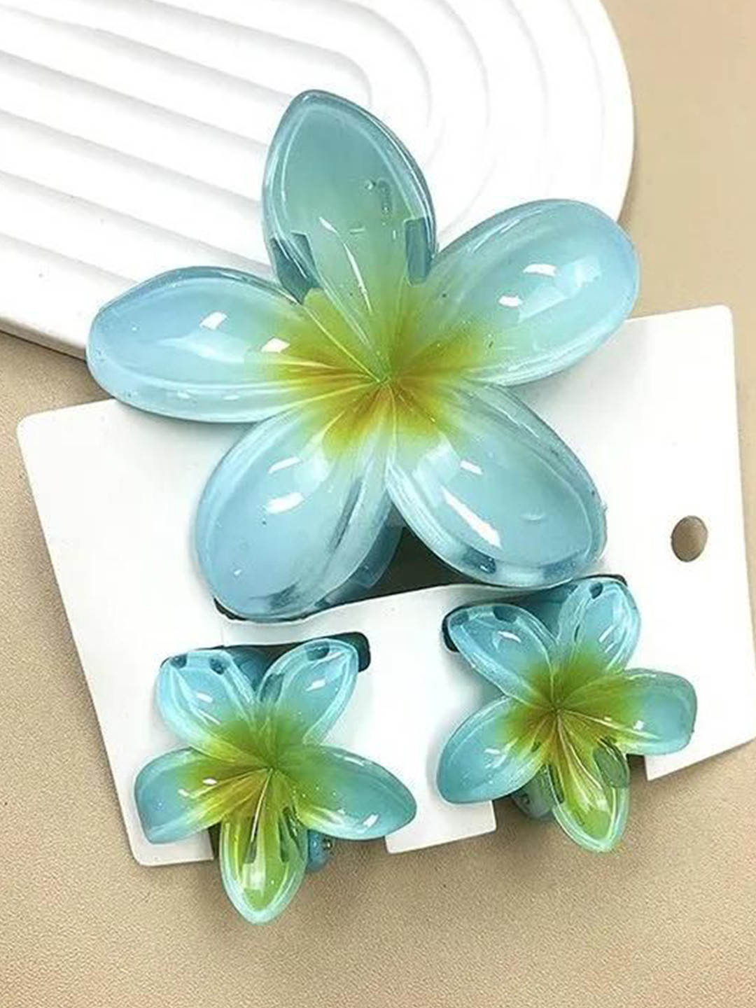 Radhya Accessories Hawaiian Flower Hair Claws Set Pack of 3