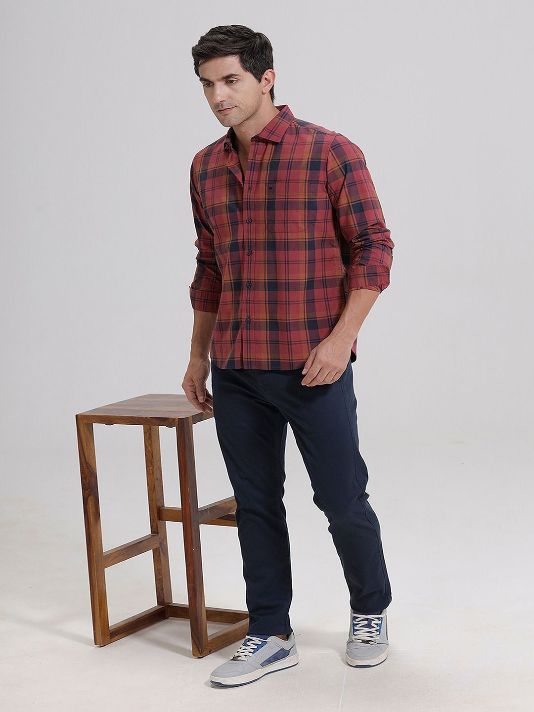 Basics Men India Slim Fit Tartan Checked Spread Collar Cotton Casual Shirt