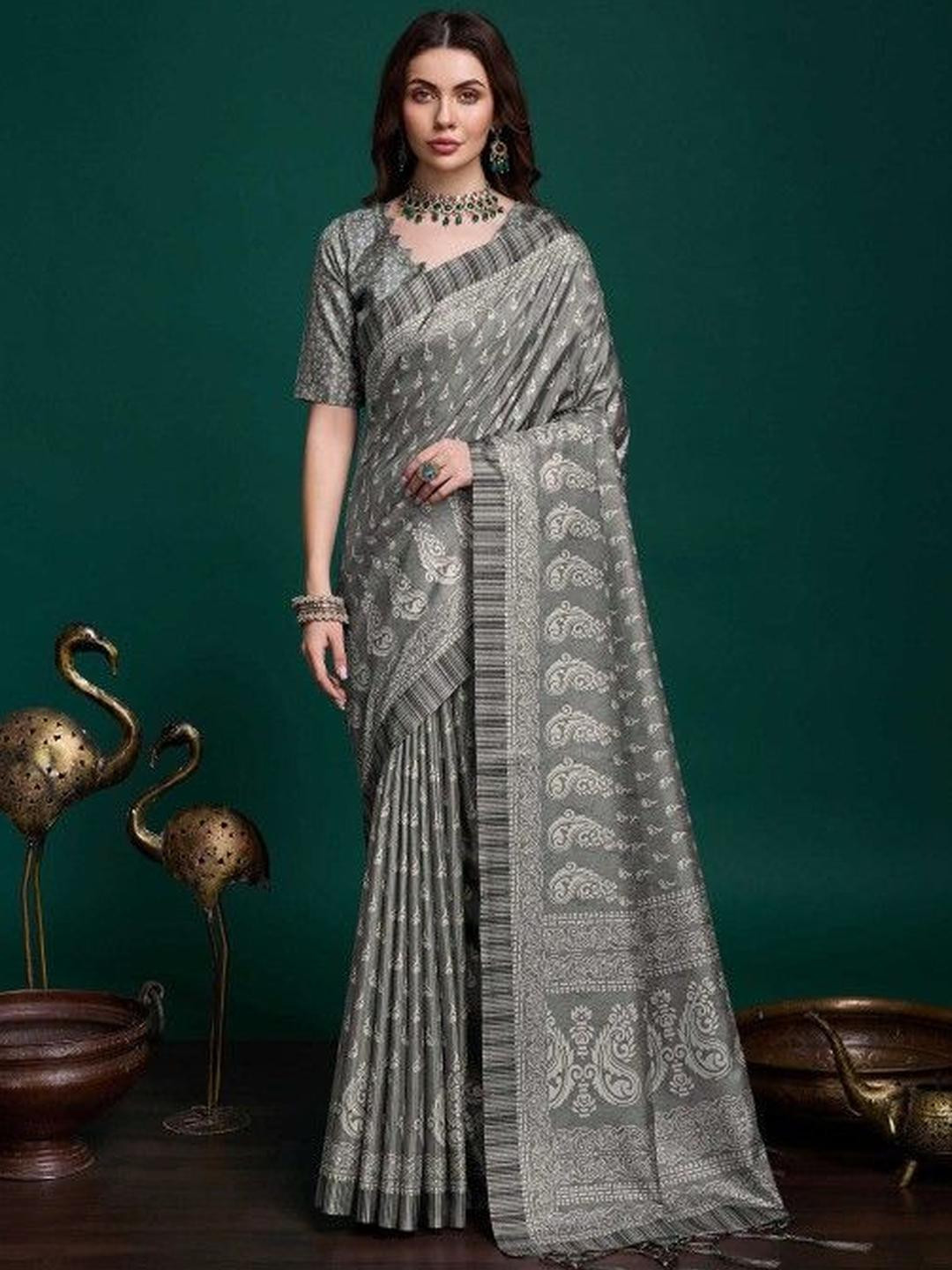 KARAGIRI Grey Sambalpuri Silk Saree With Blouse Piece